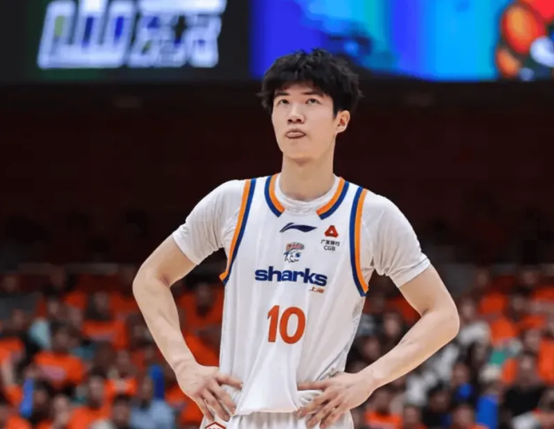体育视频直播-偰李永炜出战18分钟，投篮5中4得到9分2篮板4助攻1抢断