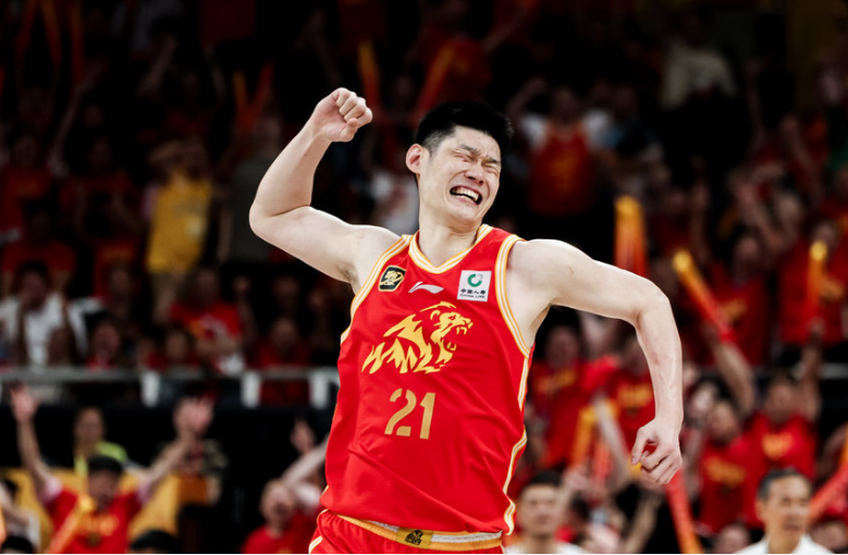 网页版登录入口-广厦半场49-49上海：胡金秋22分大爆发 张镇麟王哲林陷犯麻烦规